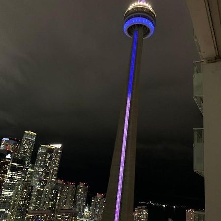 Luxury Condo With Cn Tower View Торонто Екстериор снимка